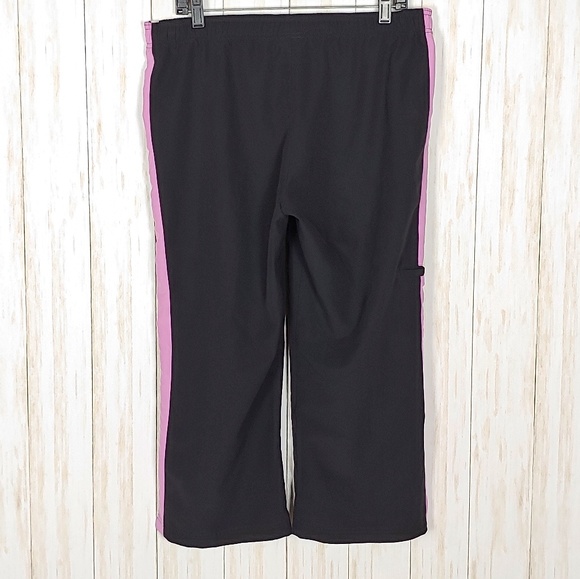 Reebok Capri Training Pants - Picture 2 of 6